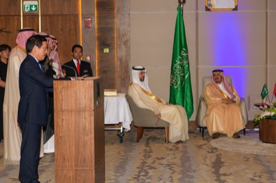  Riyadh prince with vietnamese ambassador in Riyadh for the Têt 