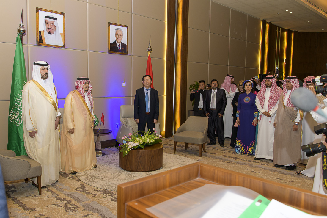  Riyadh prince with vietnamese ambassador in Riyadh for the Têt 