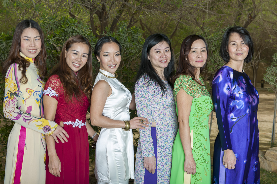  Vietnamiennes en tenue traditionelle en Arabie 