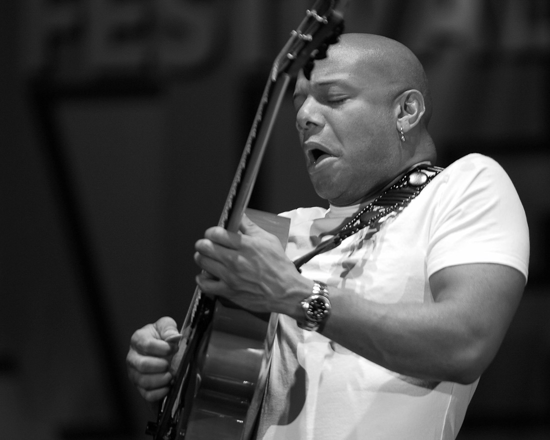  Chris Botty groupe lors d'un concert 