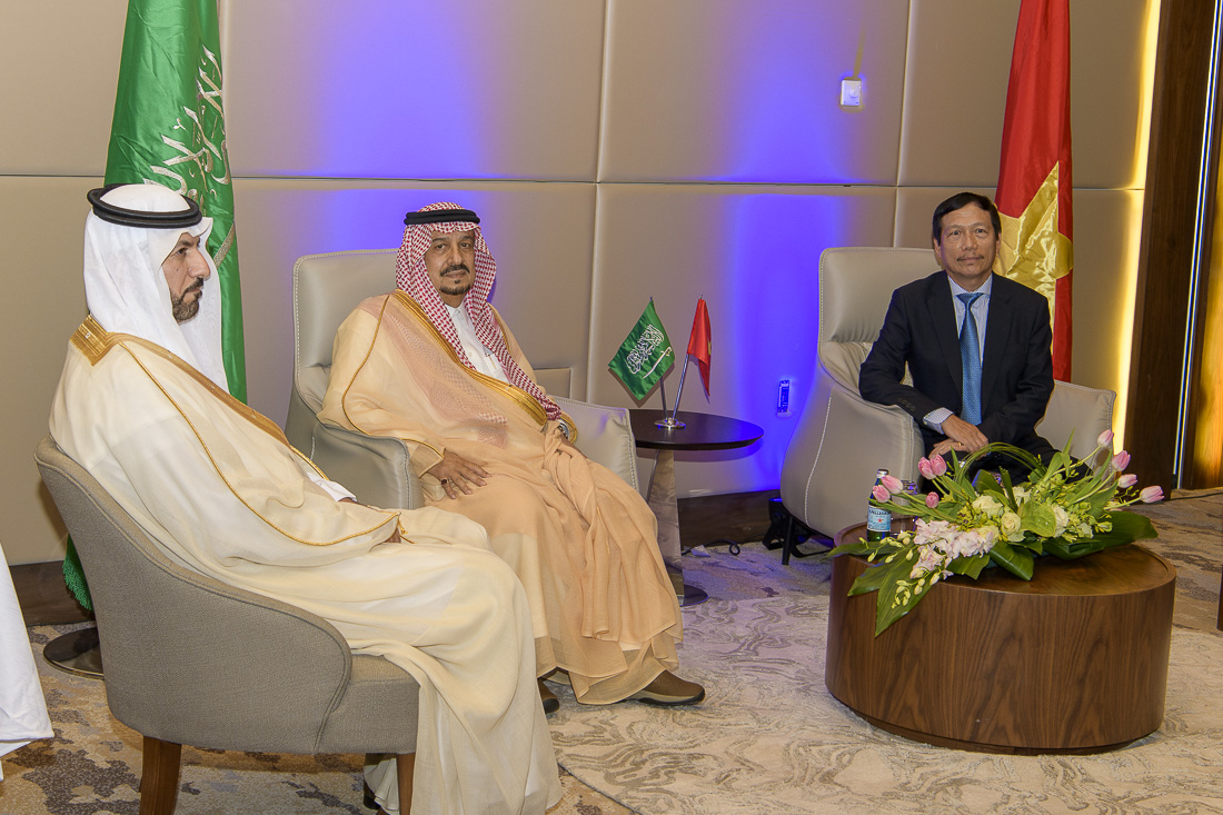  Saudi prince attends Têt (CNY) in the Vietnamese ambassy in Ryadh invited by Vietnamese Ambassador 
