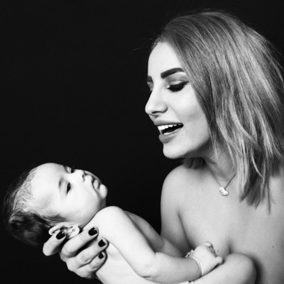  mother and newborn in studio 