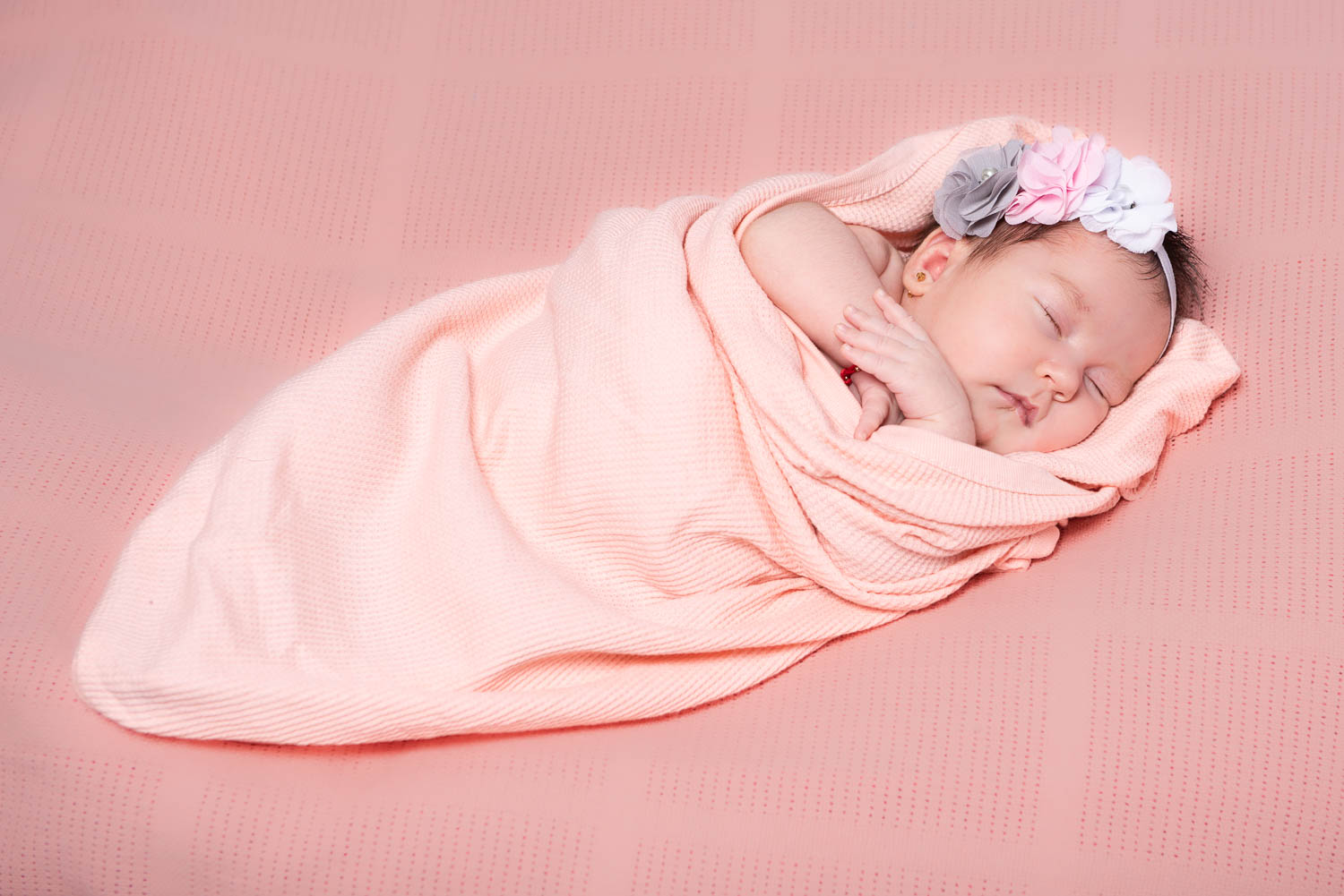  kid newborn in studio 