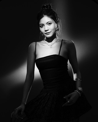  Black and white woman portrait in studio with continous lights 