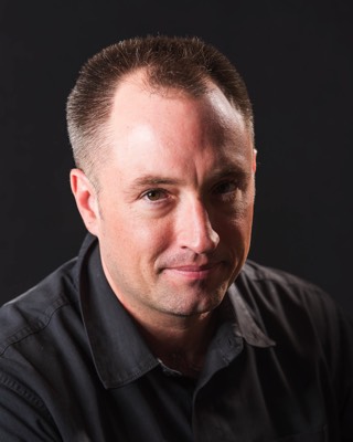  man corporate color portrait in studio 