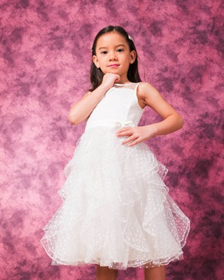  kid color portrait in studio 