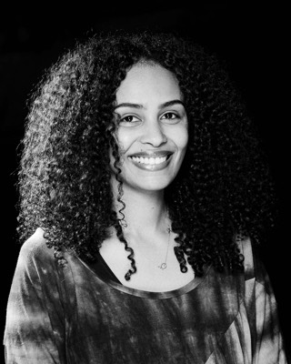  black & white woman portrait in studio 
