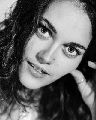  black & white woman portrait in studio 