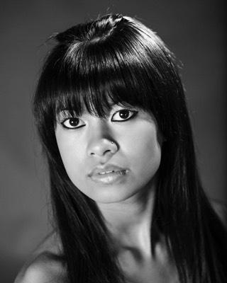  black & white woman portrait in studio 