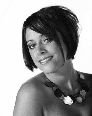  black & white woman portrait in studio 