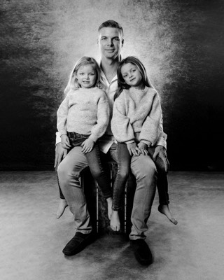  family portrait in studio 