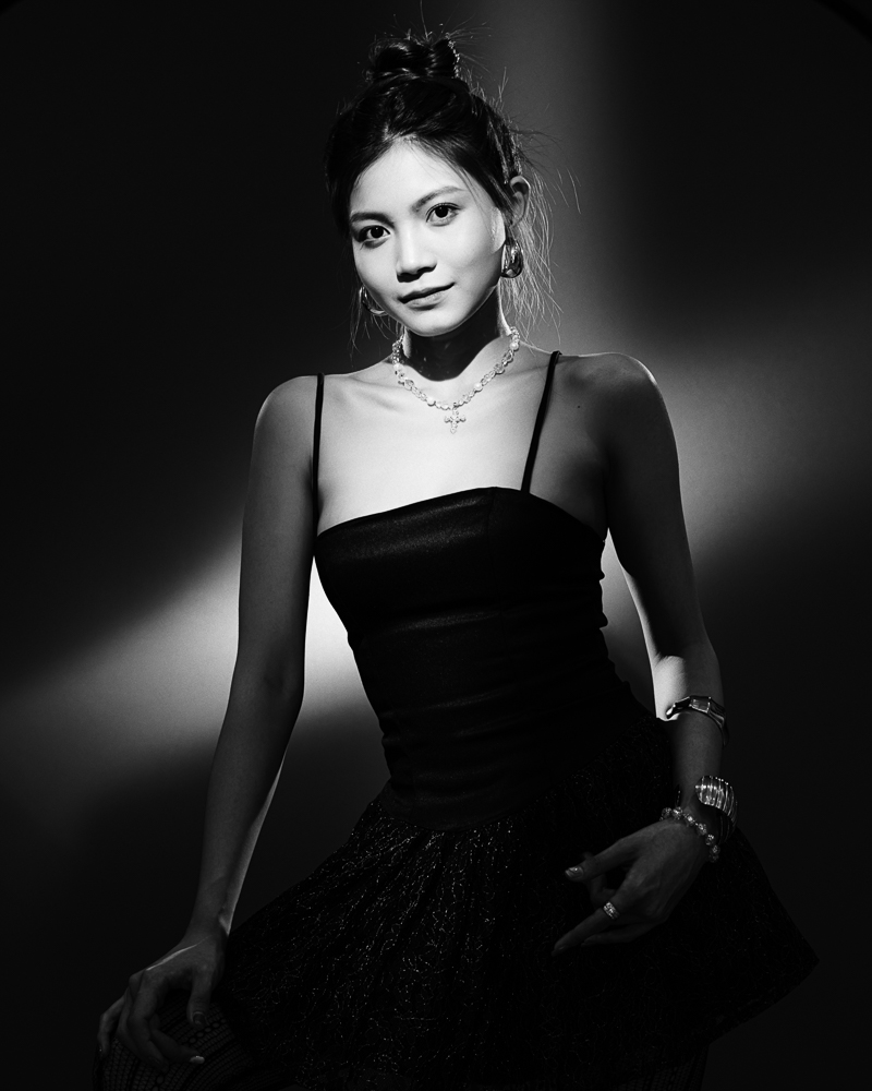  Black and white woman portrait in studio with continous lights 