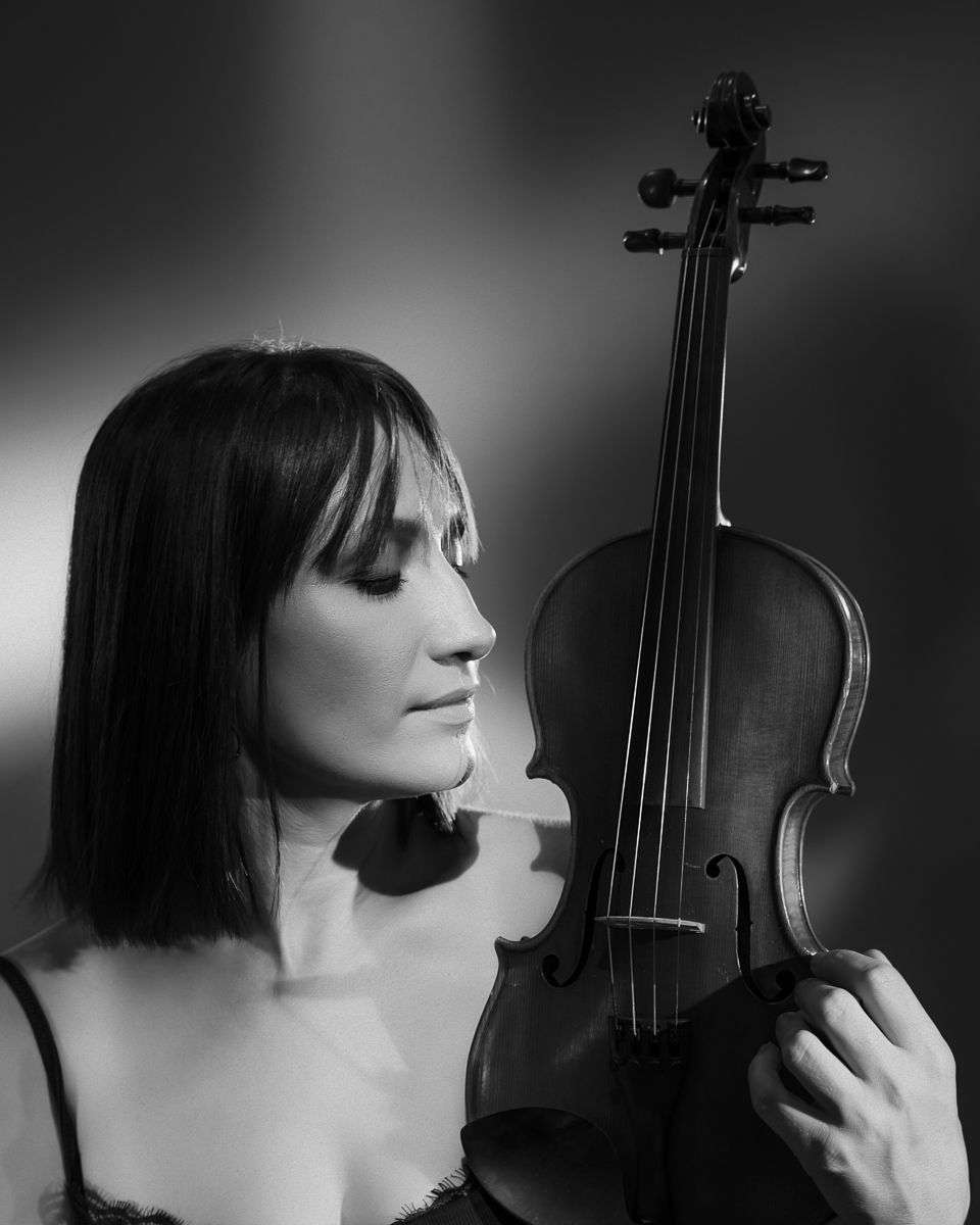  Black and white woman portrait in studio with continous lights 
