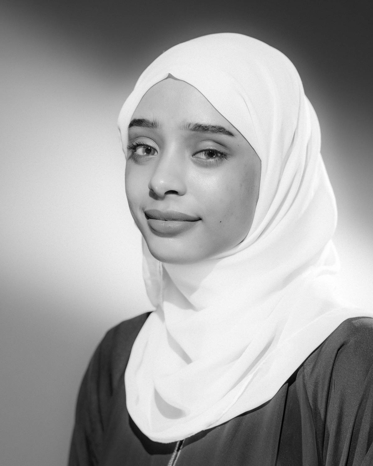  black & white woman portrait in studio using coutinous lights 