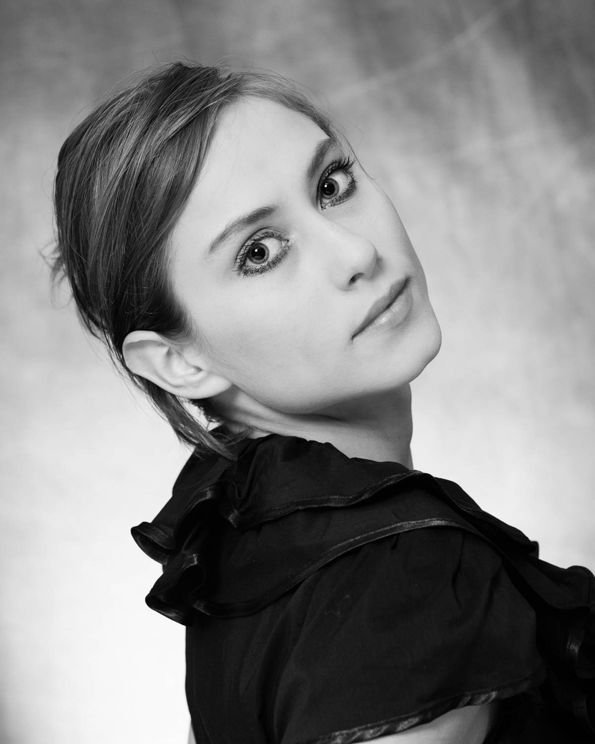  black & white woman portrait in studio 