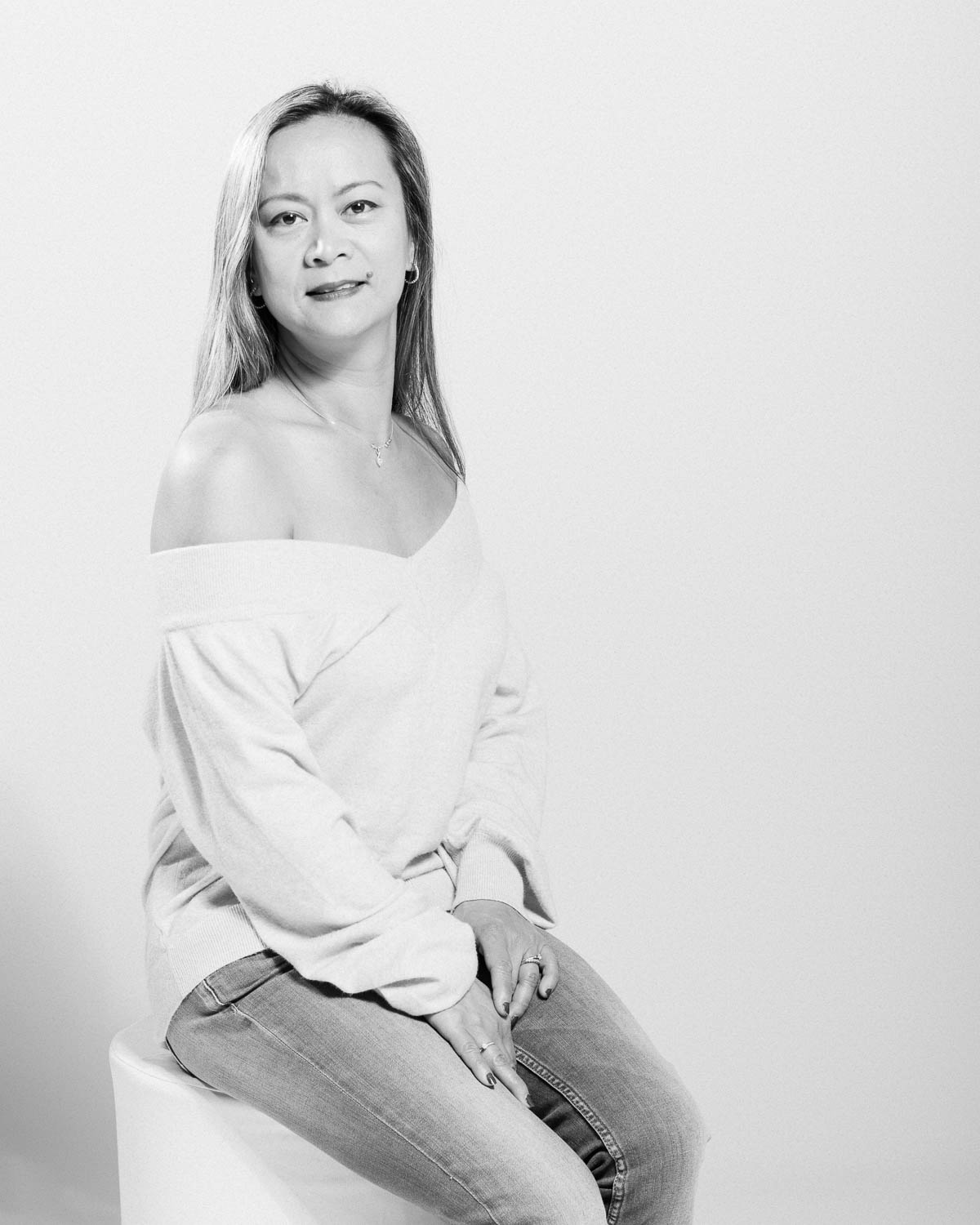  black & white woman portrait in studio 