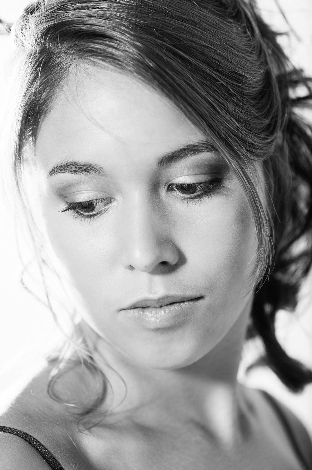  black & white woman portrait in studio 
