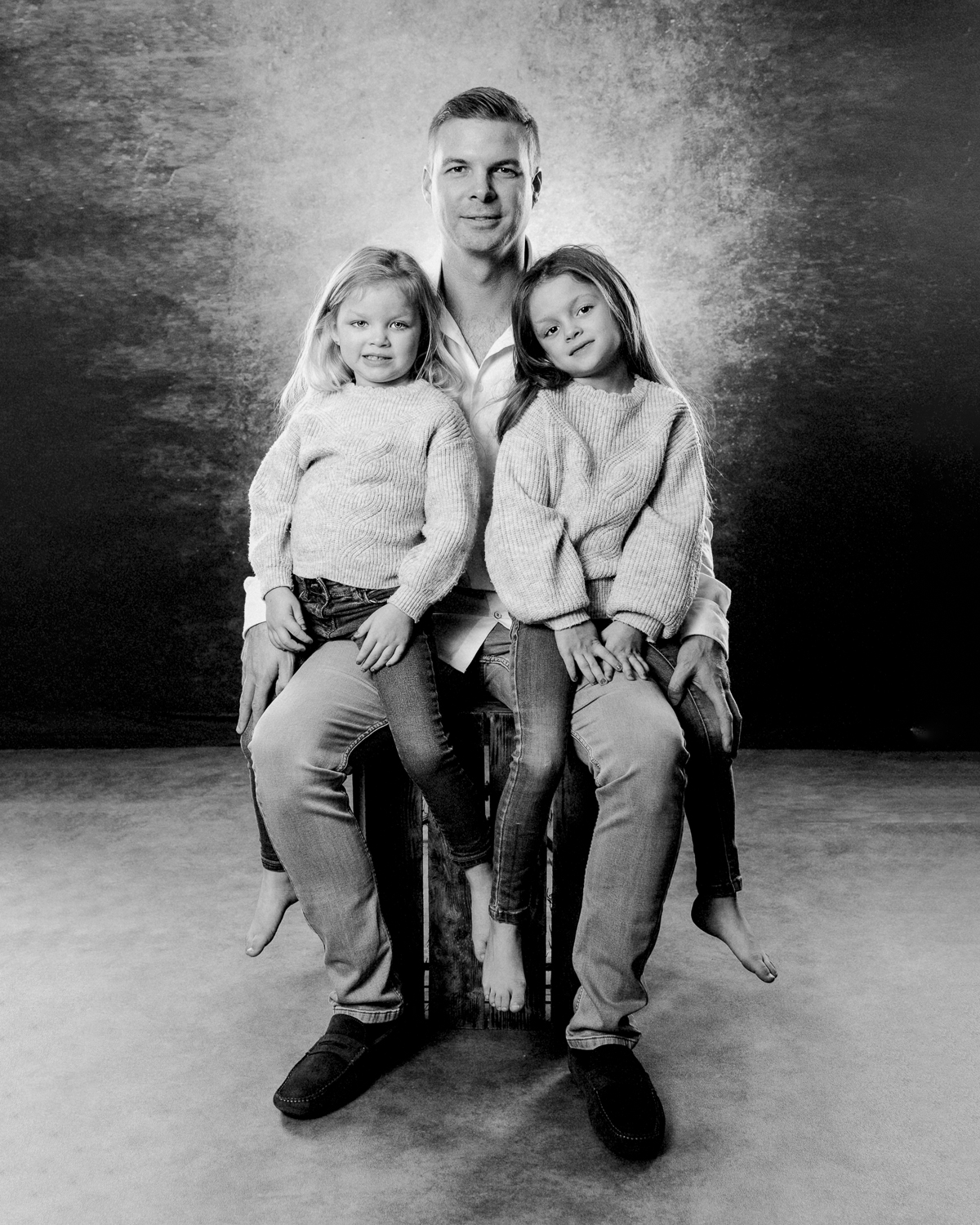  family portrait in studio 
