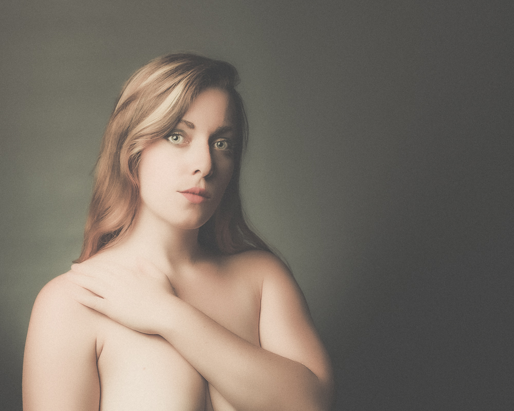  portrait de femme couleur en studio 