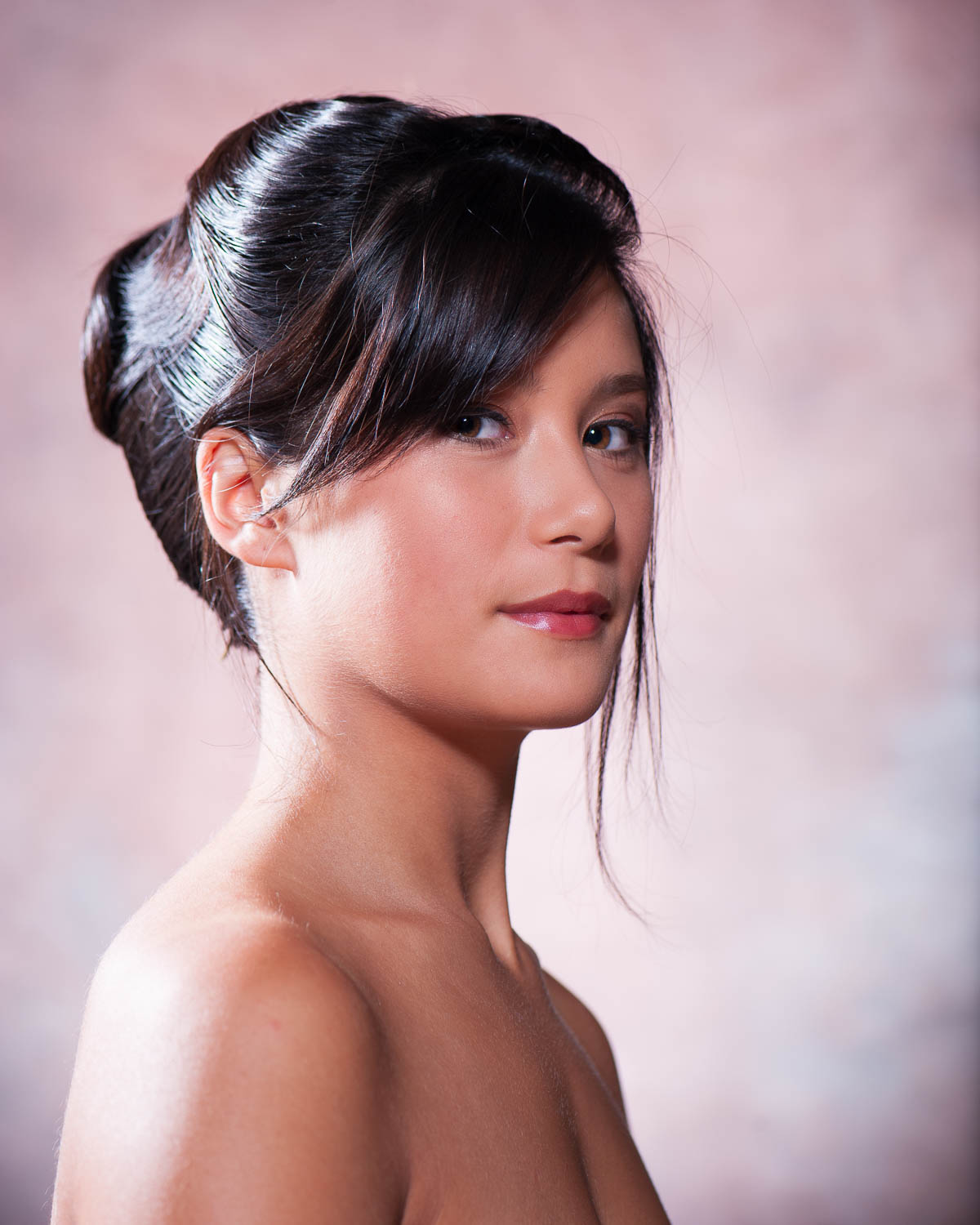  Portrait en couleur de femme style beauté en studio 