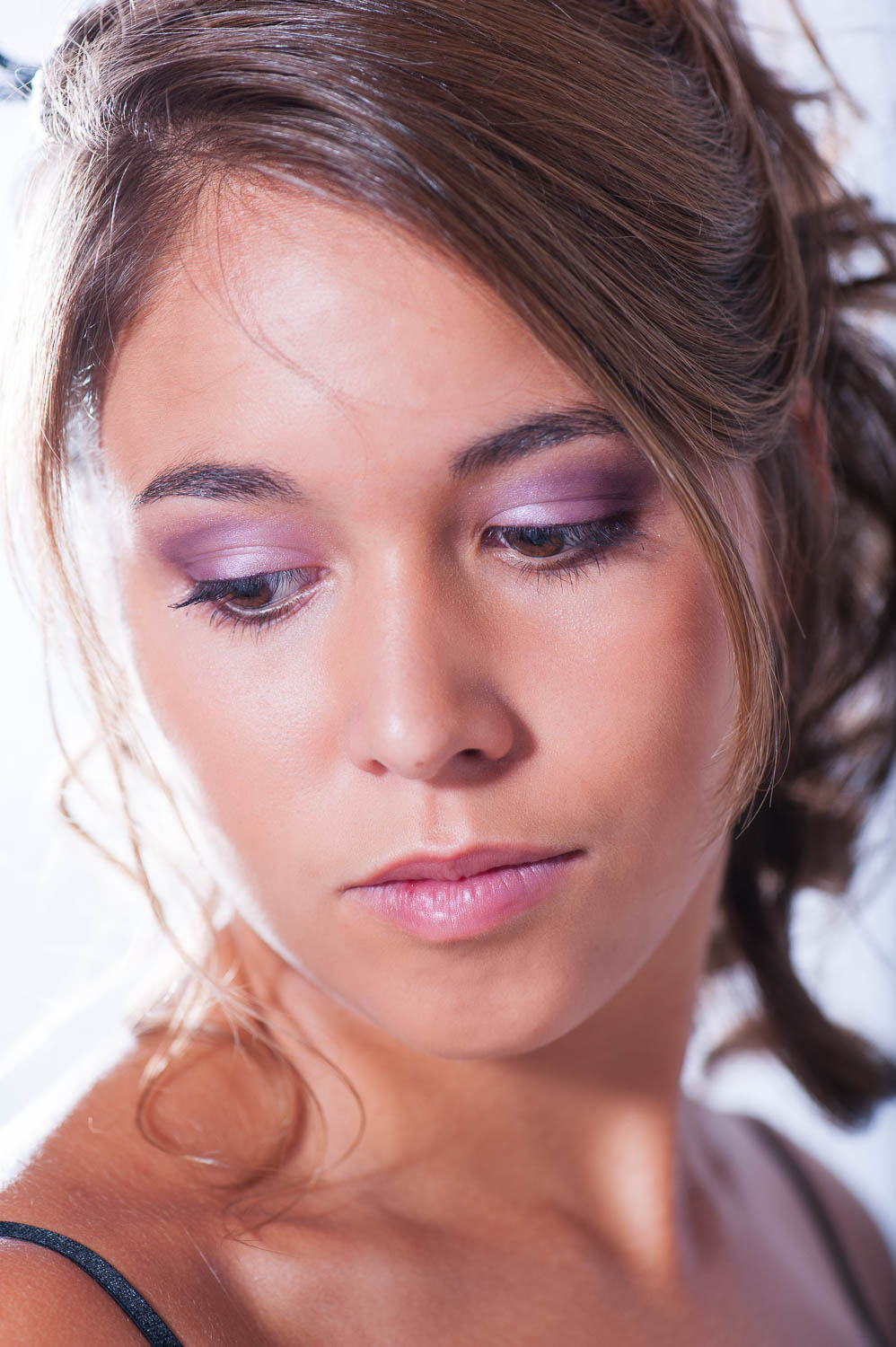  Portrait en couleur de femme style beauté en studio 